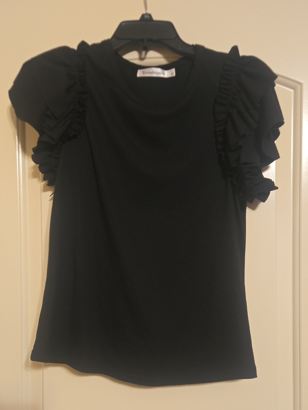 Large Trendmates Black Ruffle Sleeve Ribbed Top